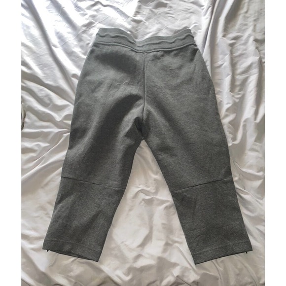 Nike tech fleece crop Capri Gray pants Size Medium 908824 091 - Picture 8 of 10